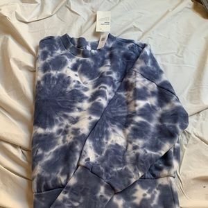 Old Navy blue tied dyed cropped womens sweatshirt and sweat bottoms
